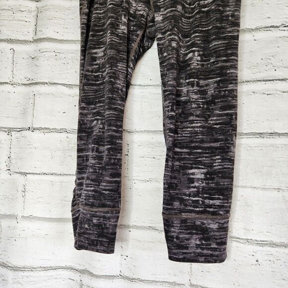 Athleta Women's Paint Bucket Relay Capri Leggings Style 138202 Size Medium - Picture 7 of 11